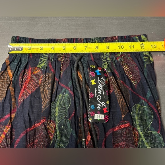 NEW Designer Wardrobe Wide Taper Crop Draper Pant Black Leaf Print Lagenlook‎ - Picture 7 of 12